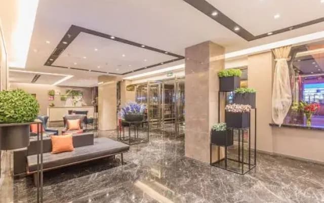 Homeinn Selected Hotel (Dalian Central Hospital Chunliu Subway Station Airport Branch)