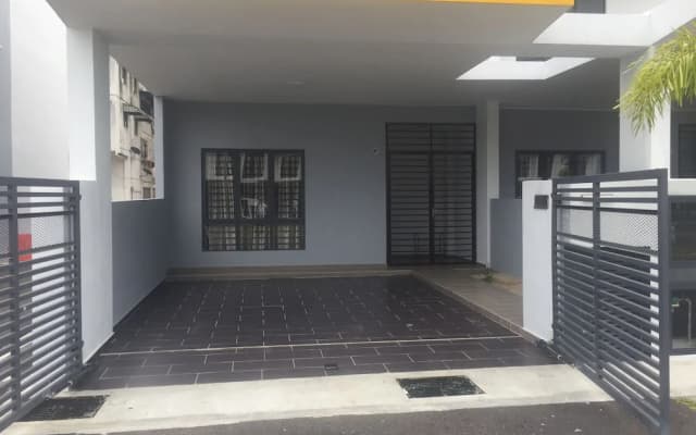 Kota Laksamana Comfortable Crowd by Step-In