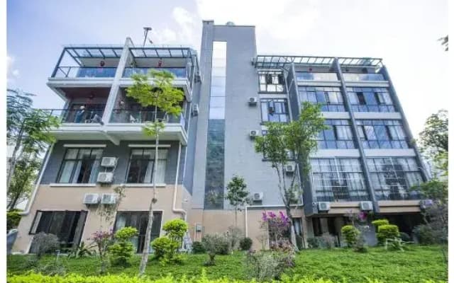 Riverside Select Hotel