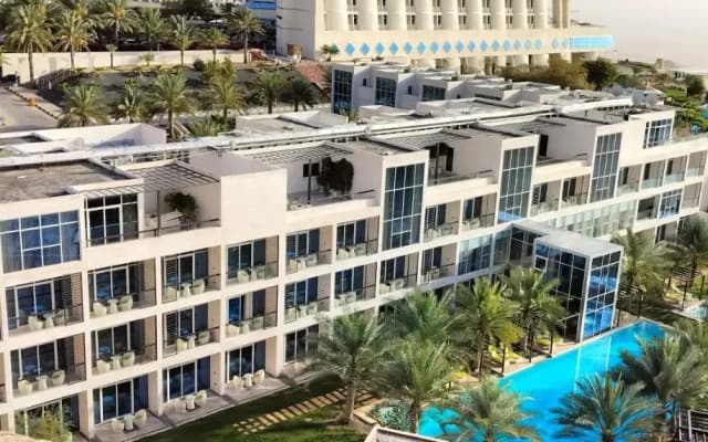 Alberni Hotel and Resort