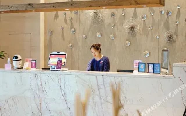 Milan Junyi Hotel