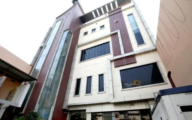OYO 10027 Hotel Red Petal