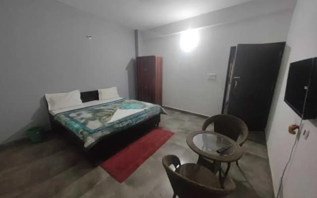 Oyo Flagship 90798 Rajvanshi Palace 2