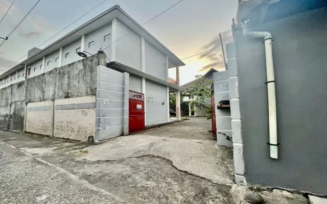 OYO Life 93504 Kost Krisna