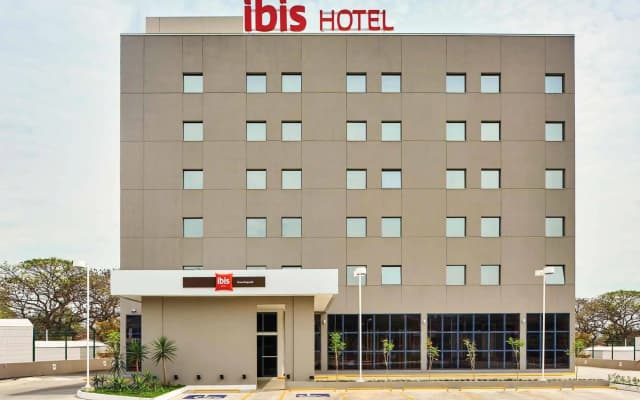 Ibis Guaratinguetá Aparecida