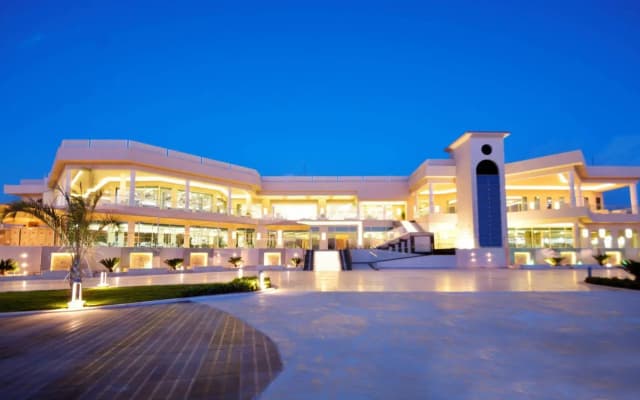 Pickalbatros Royal Moderna Resort