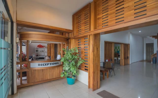 RedDoorz near Gajah Mada Pontianak