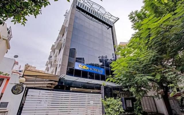 FabHotel Skyry