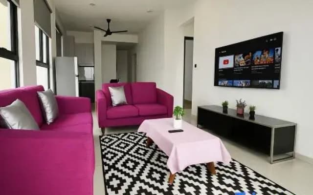 Danga Bay The Sunny Coast 3BR 8Pax