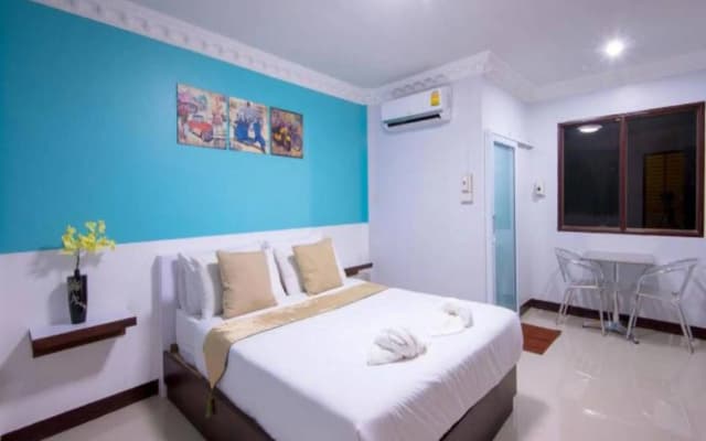 S1 City Hotel
