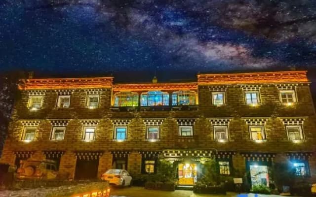 Yading Totem Boutique Inn
