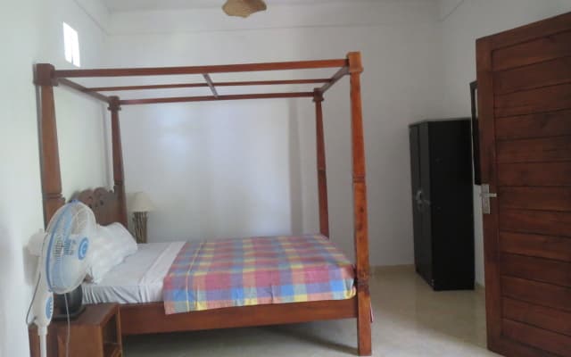 Amed Sari Beach Guesthouse