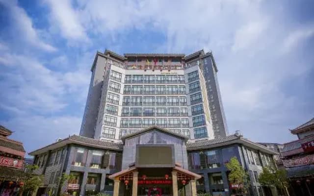 Golden Lusheng International Hotel