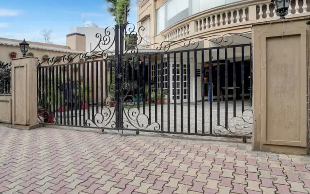Elegant Stays With Rooftop Restro and Hill View