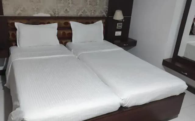 Airport City Hotel