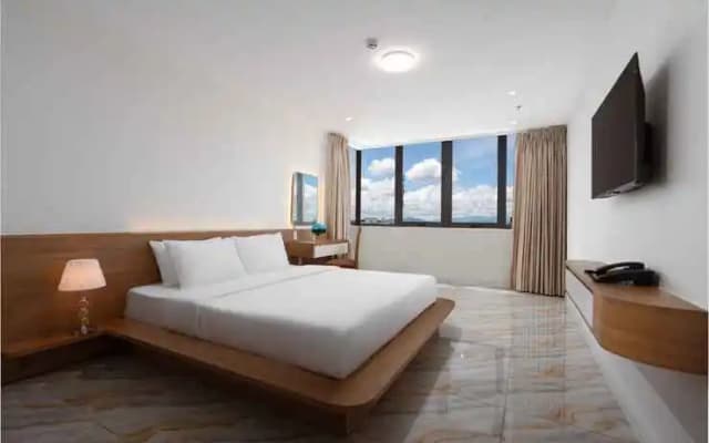 Đông Phương Hotel & Restaurant