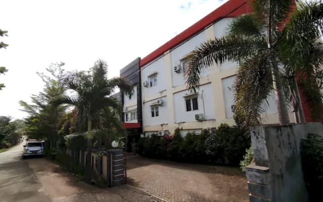 Hotel O Wisma Syariah Lahundape