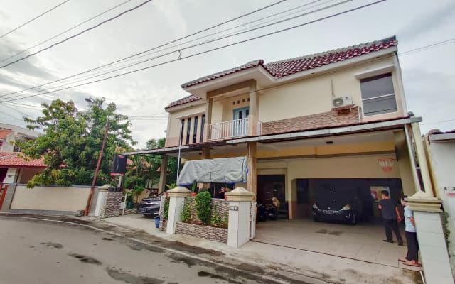 Ayuning Guesthouse