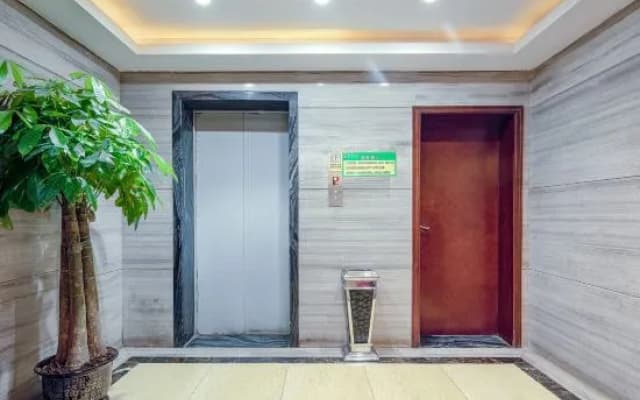Huayun Select Hotel