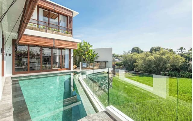 5-br Beach Villa in Canggu Overlooking Rice Fields