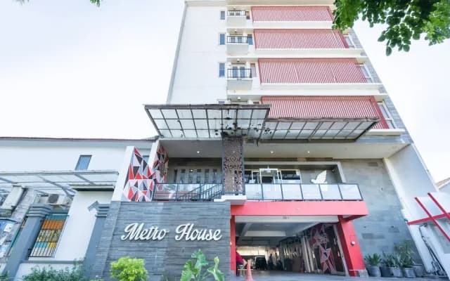 Metro House