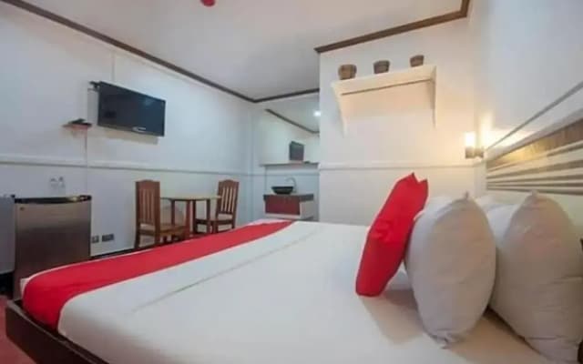 Max Travellers Inn