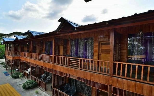 Holiday N Holiday Beach Resort