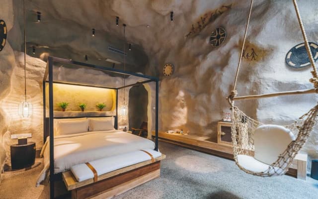 Atour Hotel Houma Xintian Square