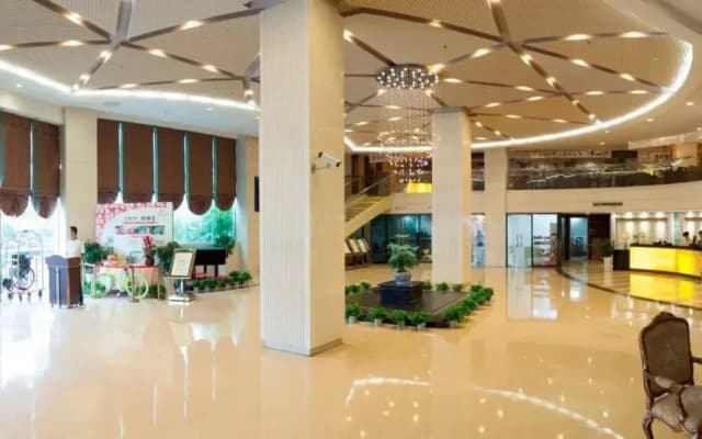 Ji Hotel (Nanjing Xuanwu Lake Park)