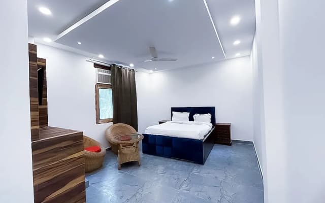 Roomshala 149 Hotel Bay Leaf Resort