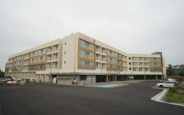 Shinshin Hotel Jeju City
