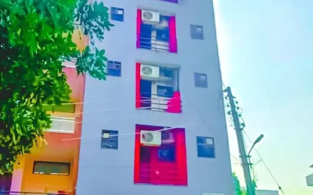 Roomshala 155 Hotel JPC