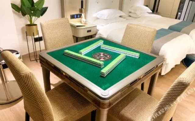 Tianguo Light Luxury Apartment Hotel (Foshan Dali Linli Square)