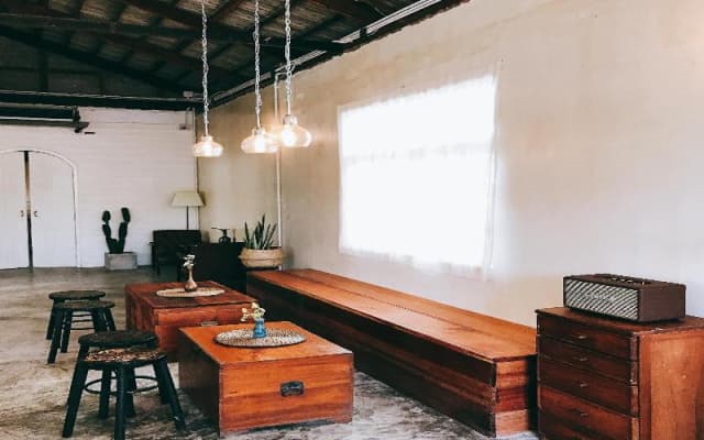Khemjit Cafe And Bed