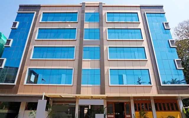 OYO 29634 Hotel Navalai Pride