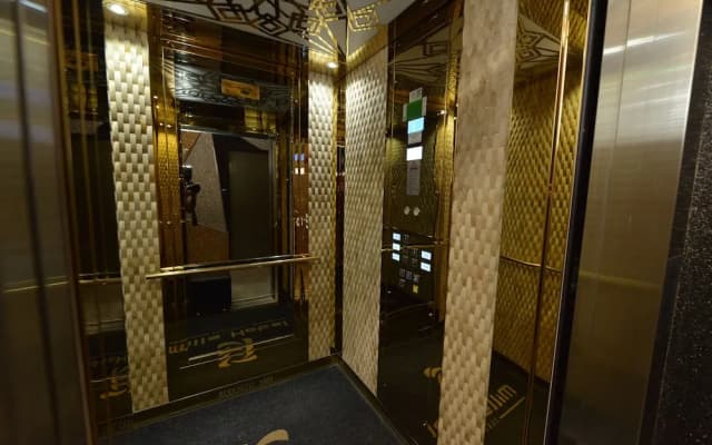 Mills Hotel