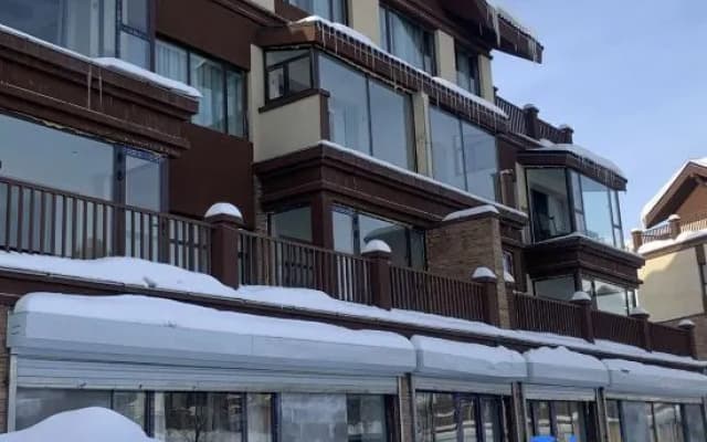 Altai Riverside Shanfeng Homestay (Jiangjunshan International Ski Resort)