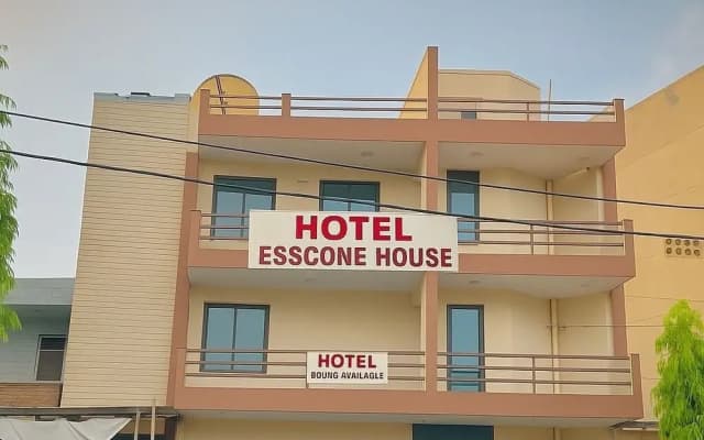 Esscone house