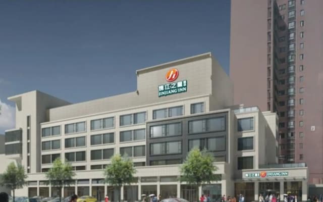 Jinjiang Inn Select QinZhou East Station City Government