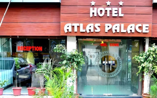 OYO 13191 Hotel Atlas Palace