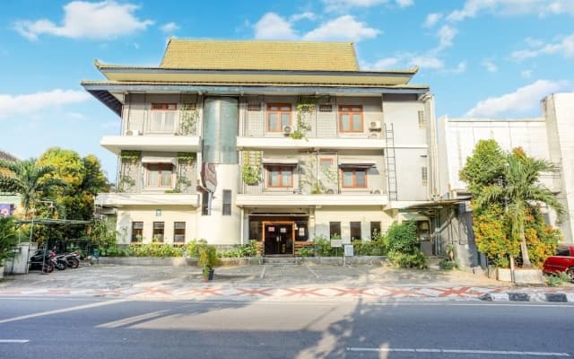 Hotel Winotosastro by OYO Rooms