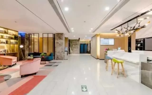 Floral Hotel Tian Cheng Airport