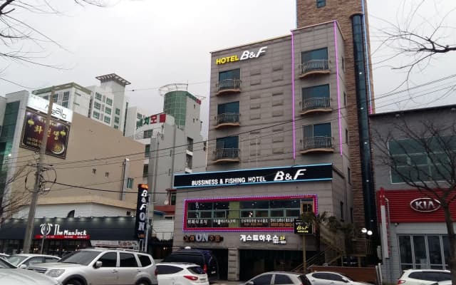 B&F Hotel