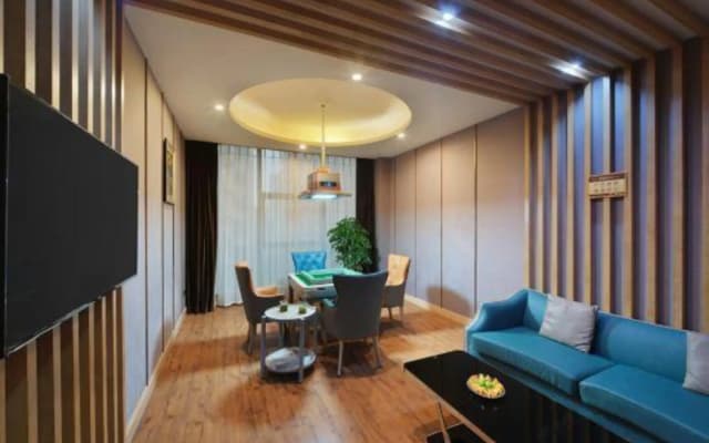Wise Confidencen Jin Cheng Hotel