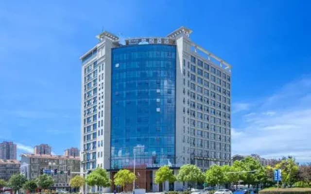 Mr. Whale Hotel
