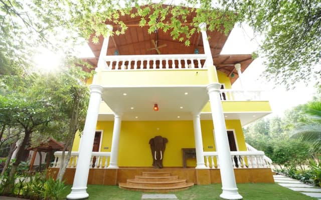 Brown Town Resort & Spa