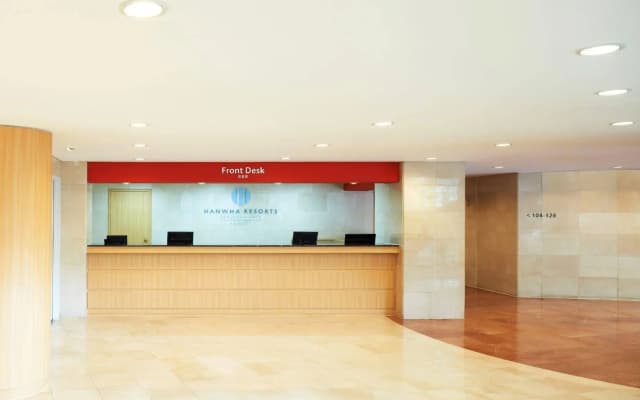 Hanwha Resort Sanjeong Lake