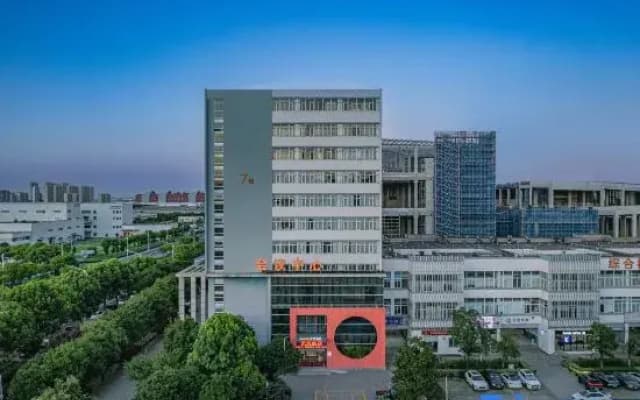Elong ME Hotel (Suzhou Industrial Park Dongsha Lake Ecological Park)