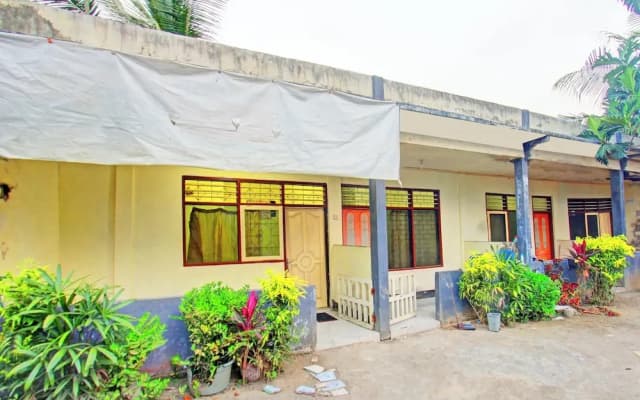 Hotel O Penginapan 3 Bersaudara Near Pasar Sengkol