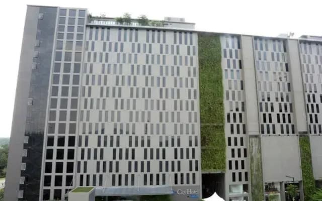 e.City Hotel @ One City